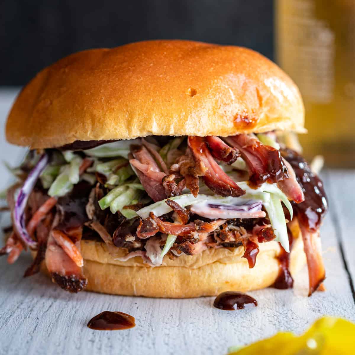 Pulled Pork Sandwhich + 1 side