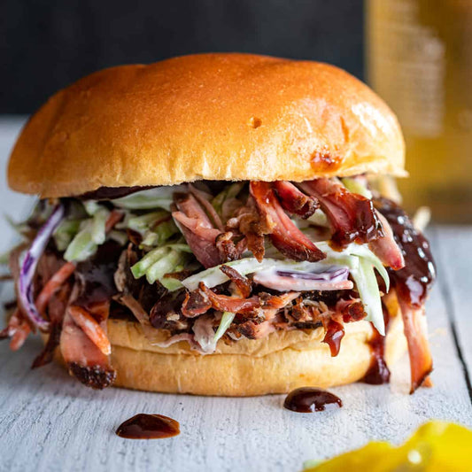 Pulled Pork Sandwhich + 1 side
